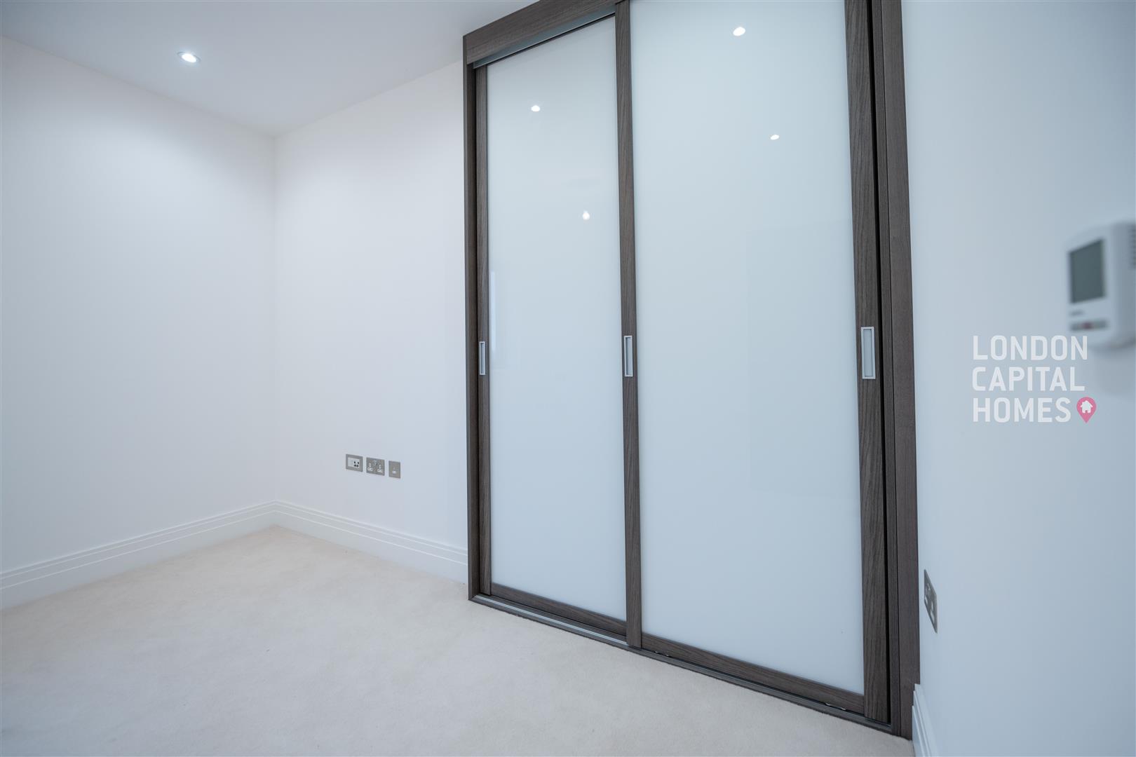 Duchess Crescent, Stanmore